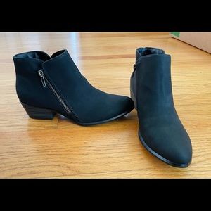 Massini Ankle Boots